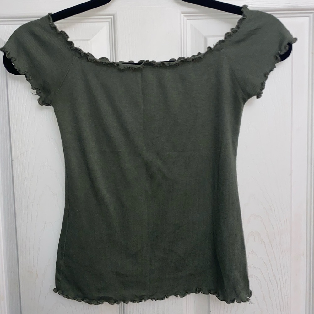 ⭐️3/$20⭐️ Hollister Off The Shoulder Ribbed Tee